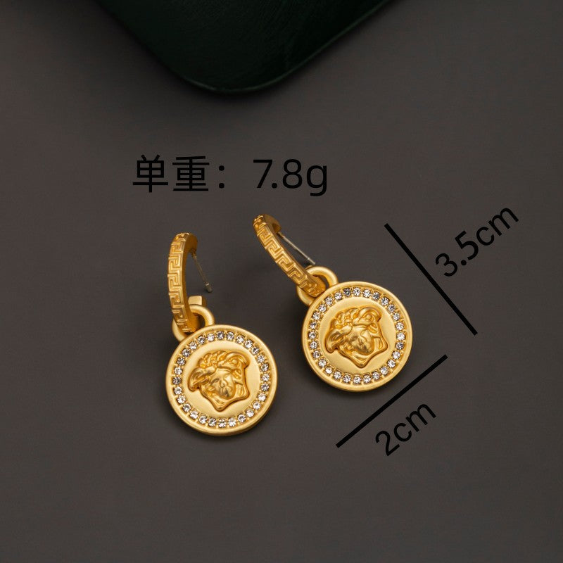 Retro design matte head CC earrings, light luxury high sense full of diamond s925 earrings